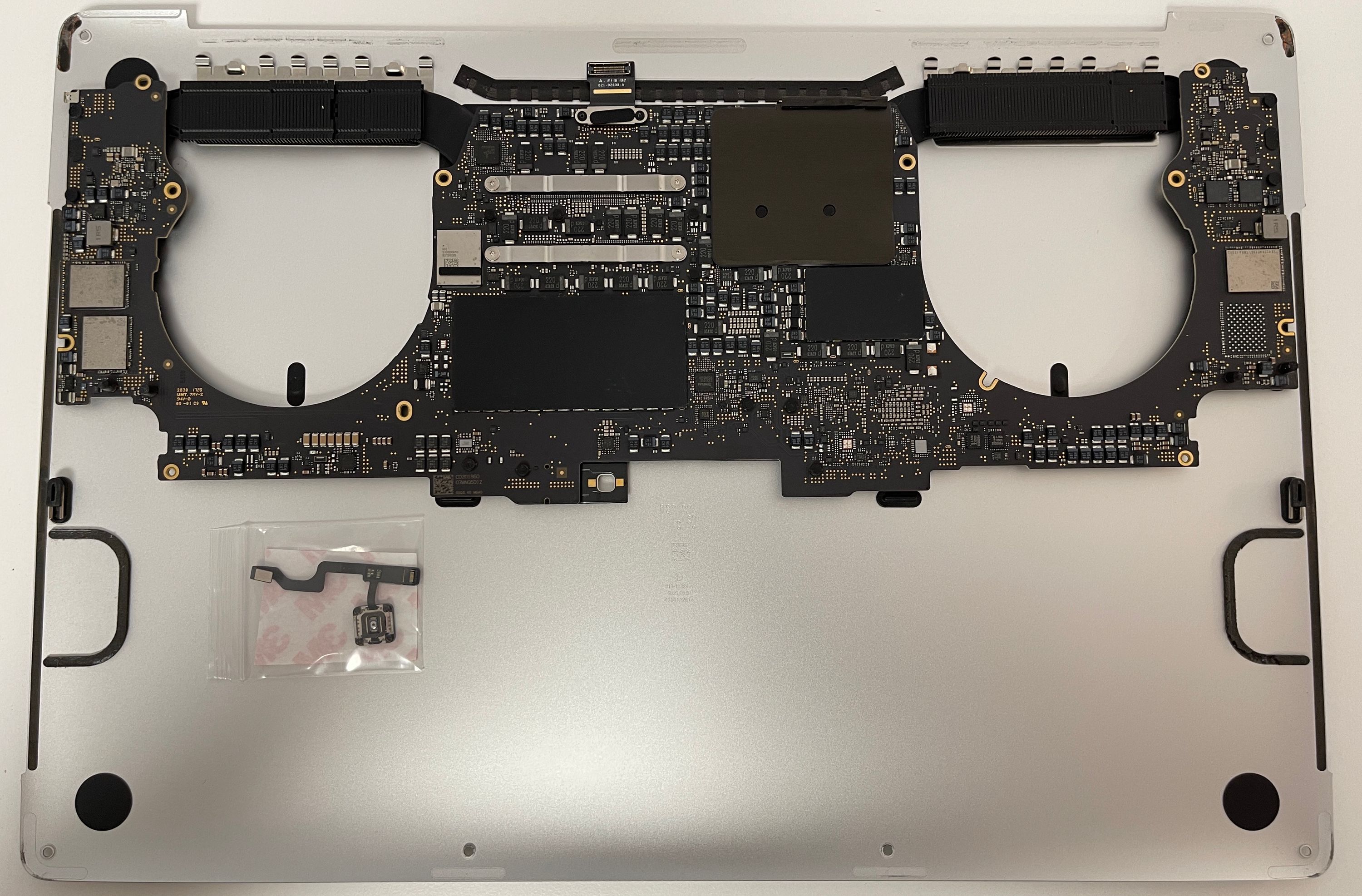 Apple MacBook Pro 16" A2141 Logicboard 2019 i9 2,4 GHz