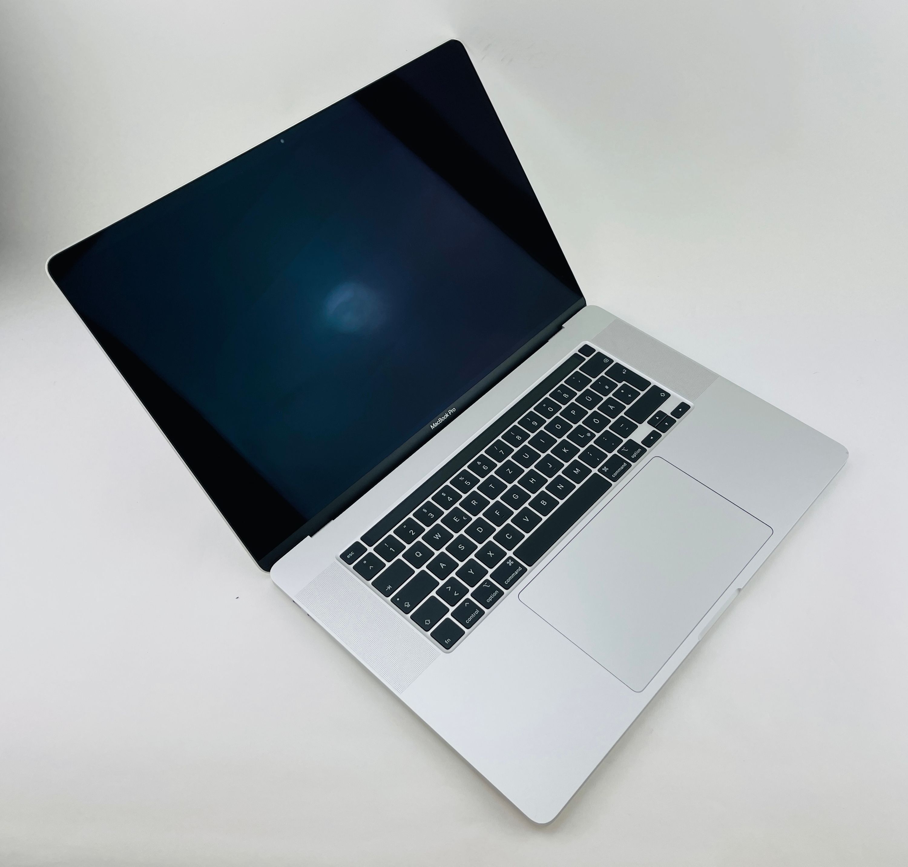 Apple MacBook Pro 16" (2019) Touch Bar i9 2,4 GHz - Silber