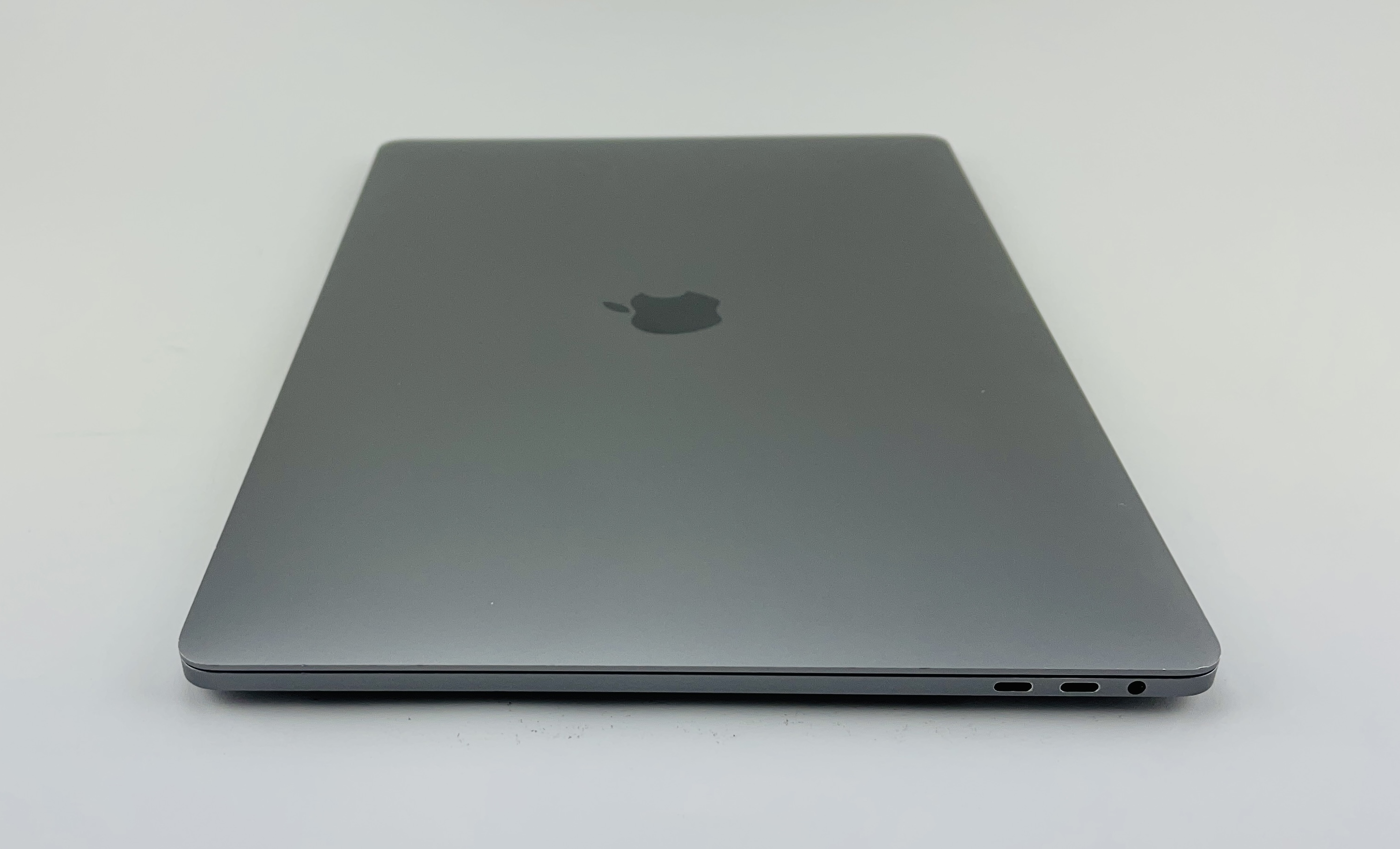 Apple MacBook Pro 15" (2018) Touch i7 2,6 GHz - Space Grau