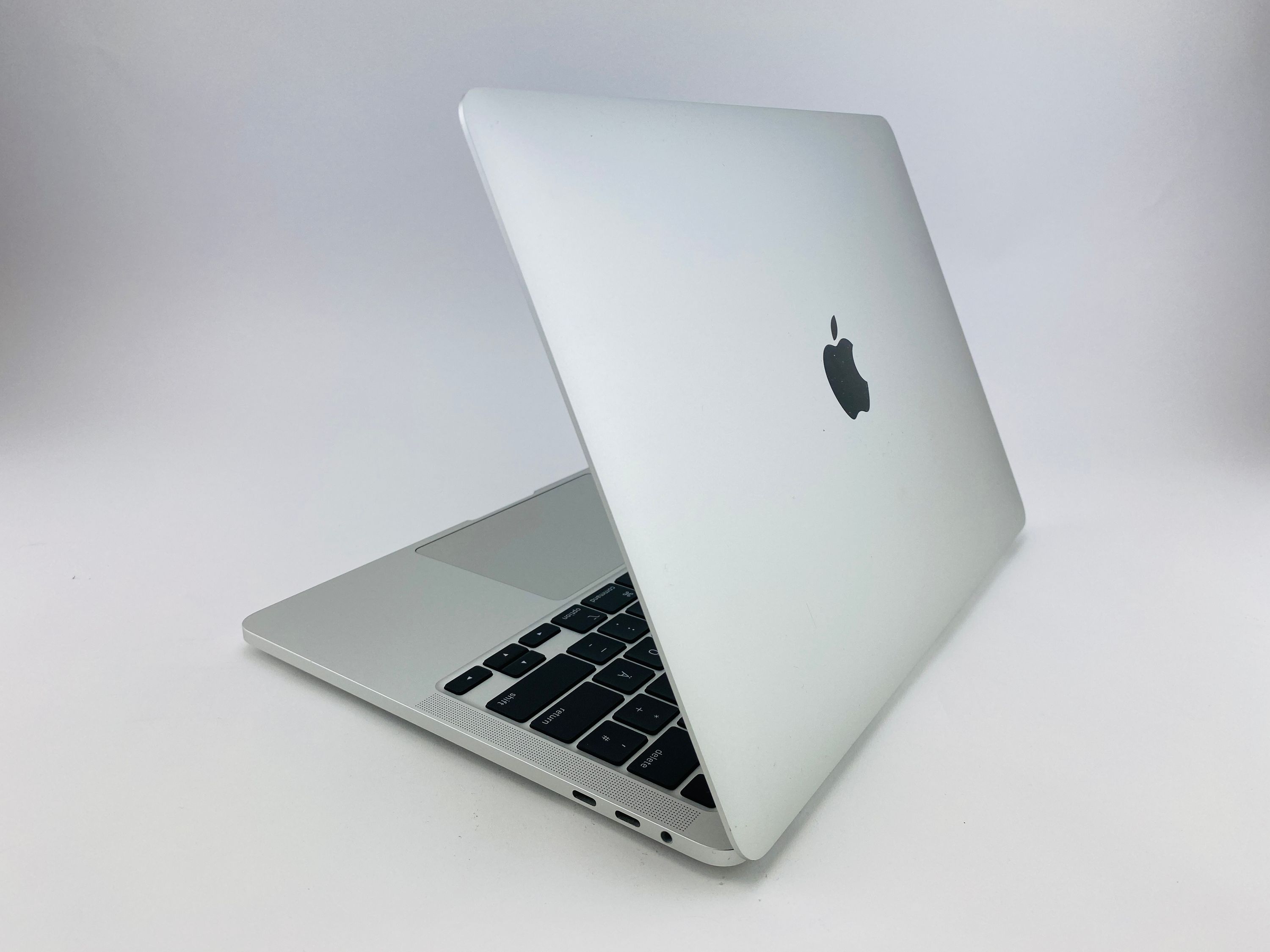 Apple MacBook Pro 13" (2020) Touch Bar i7 2,3 GHz - Silber